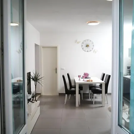 Wave N' Sea With A Private Pool * 두브로브니크