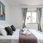 Wave N' Sea With A Private Pool Daire *