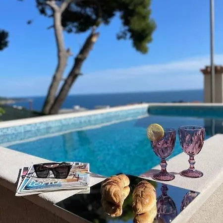 Wave N' Sea With A Private Pool شقة *