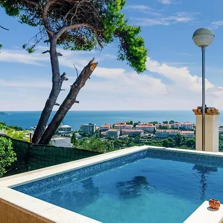 Wave N' Sea With A Private Pool شقة