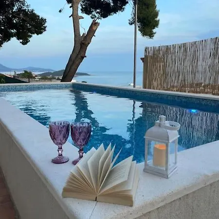 Wave N' Sea With A Private Pool