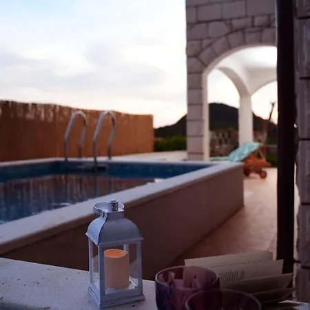 Wave N' Sea With A Private Pool