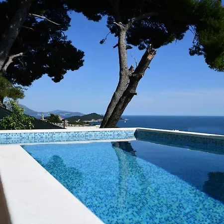 Wave N' Sea With A Private Pool Ντουμπρόβνικ