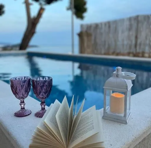 Wave N' Sea With A Private Pool