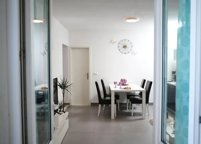 Wave N' Sea With A Private Pool * ドゥブロブニク