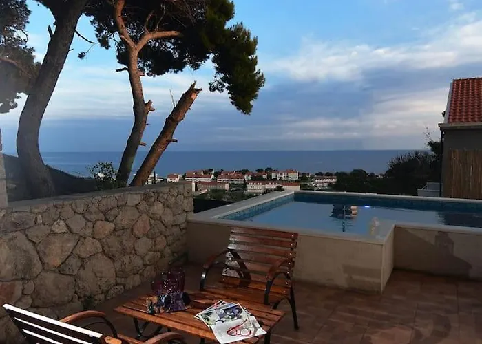 Wave N' Sea With A Private Pool *