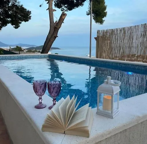 Wave N' Sea With A Private Pool