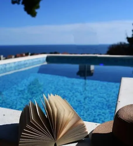 Wave N' Sea With A Private Pool ドゥブロブニク