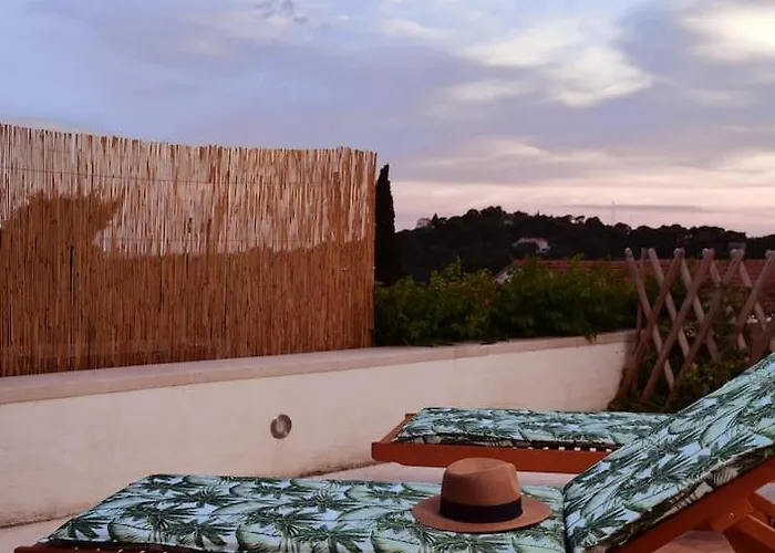 Wave N' Sea With A Private Pool Apartment
