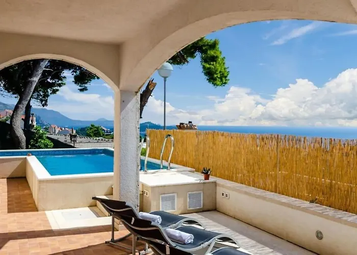 アパート Wave N' Sea With A Private Pool ドゥブロブニク