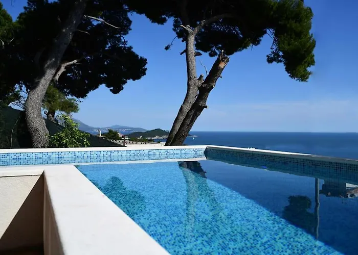 Wave N' Sea With A Private Pool ドゥブロブニク