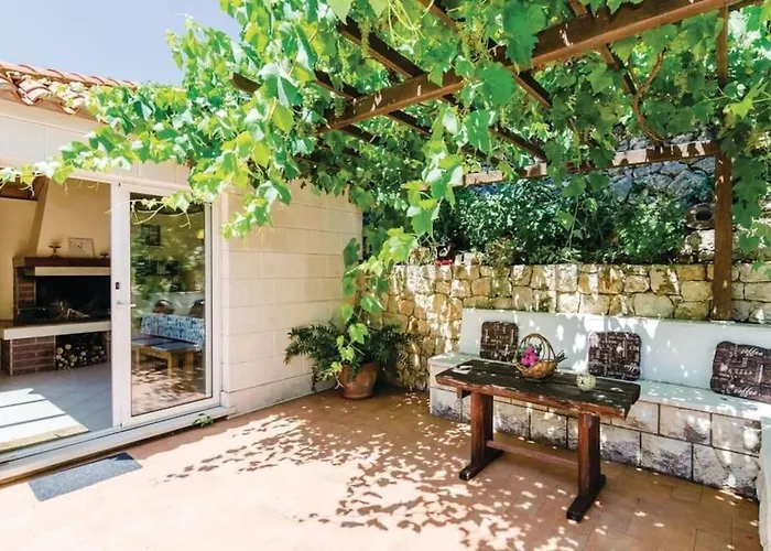 Wave N' Sea With A Private Pool *