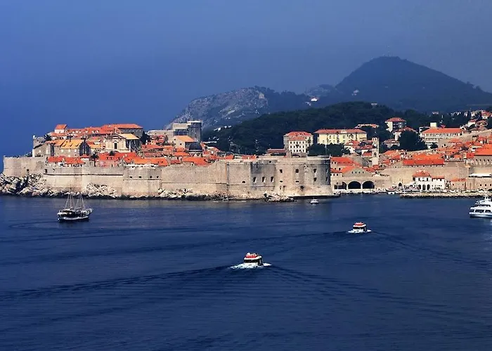 Wave N' Sea With A Private Pool *