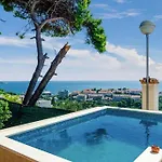 Wave N' Sea With A Private Pool Apartmán
