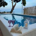 Wave N' Sea With A Private Pool