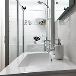 Wave N' Sea With A Private Pool Apartmán