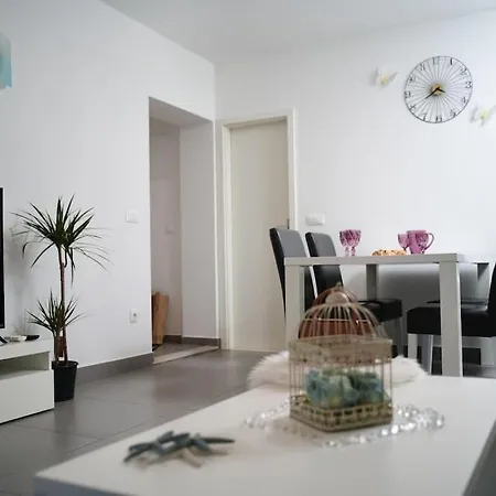 Wave N' Sea With A Private Pool * Дубровник