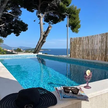 Wave N' Sea With A Private Pool דירה *