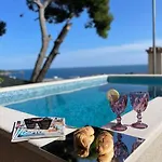 Wave N' Sea With A Private Pool Apartman *